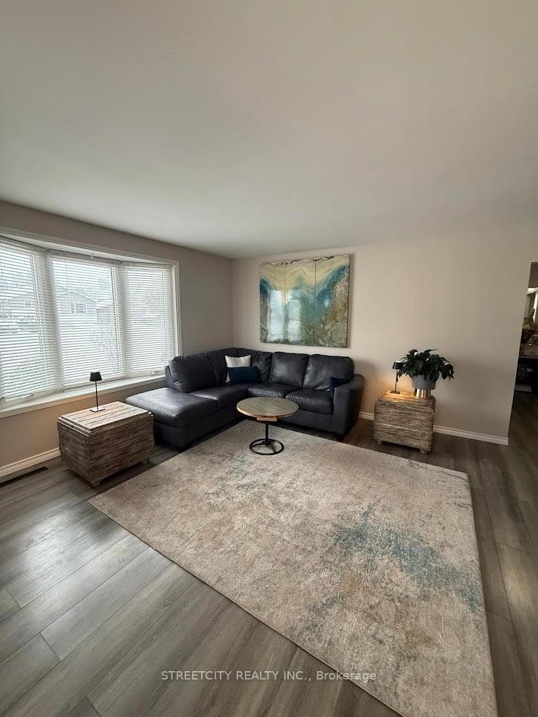 602 Leslie Avenue photo 3