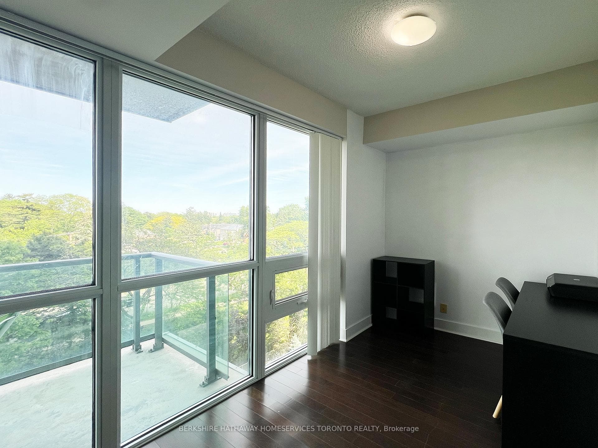 26 Norton Avenue Unit 606 photo 5