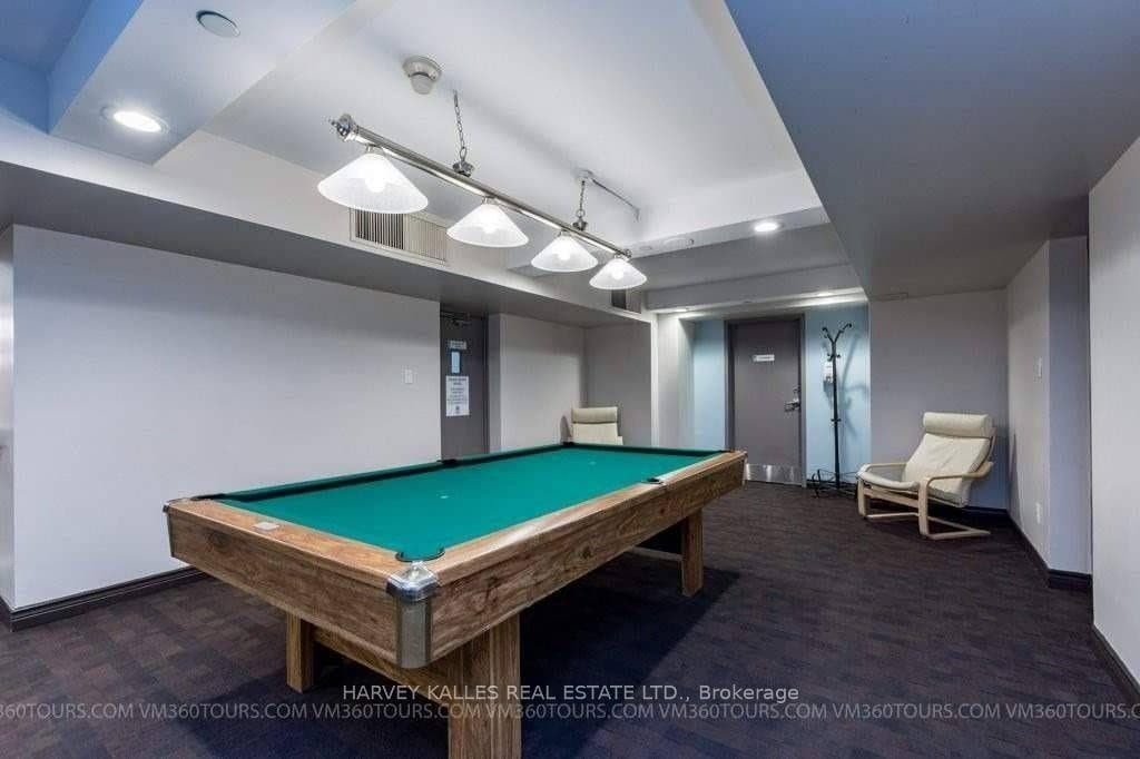 2285 Lake Shore Boulevard Unit 1402 photo 17