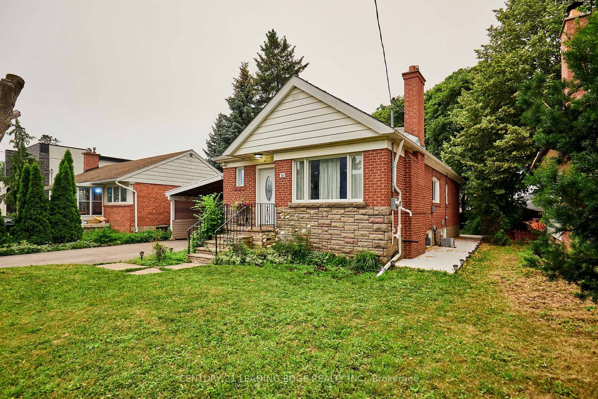 16 McCowan Road photo 2