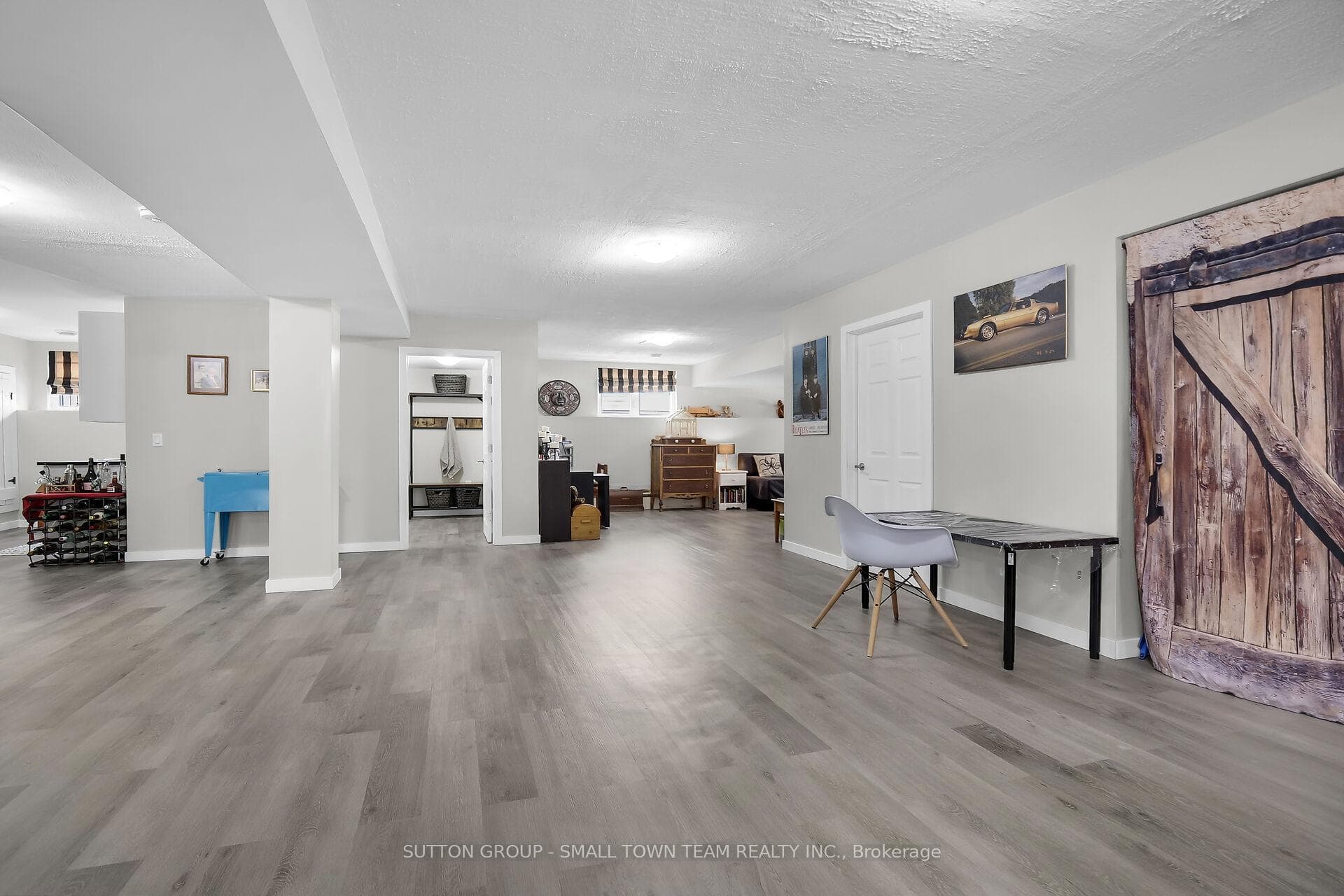 162 Roland Street photo 32
