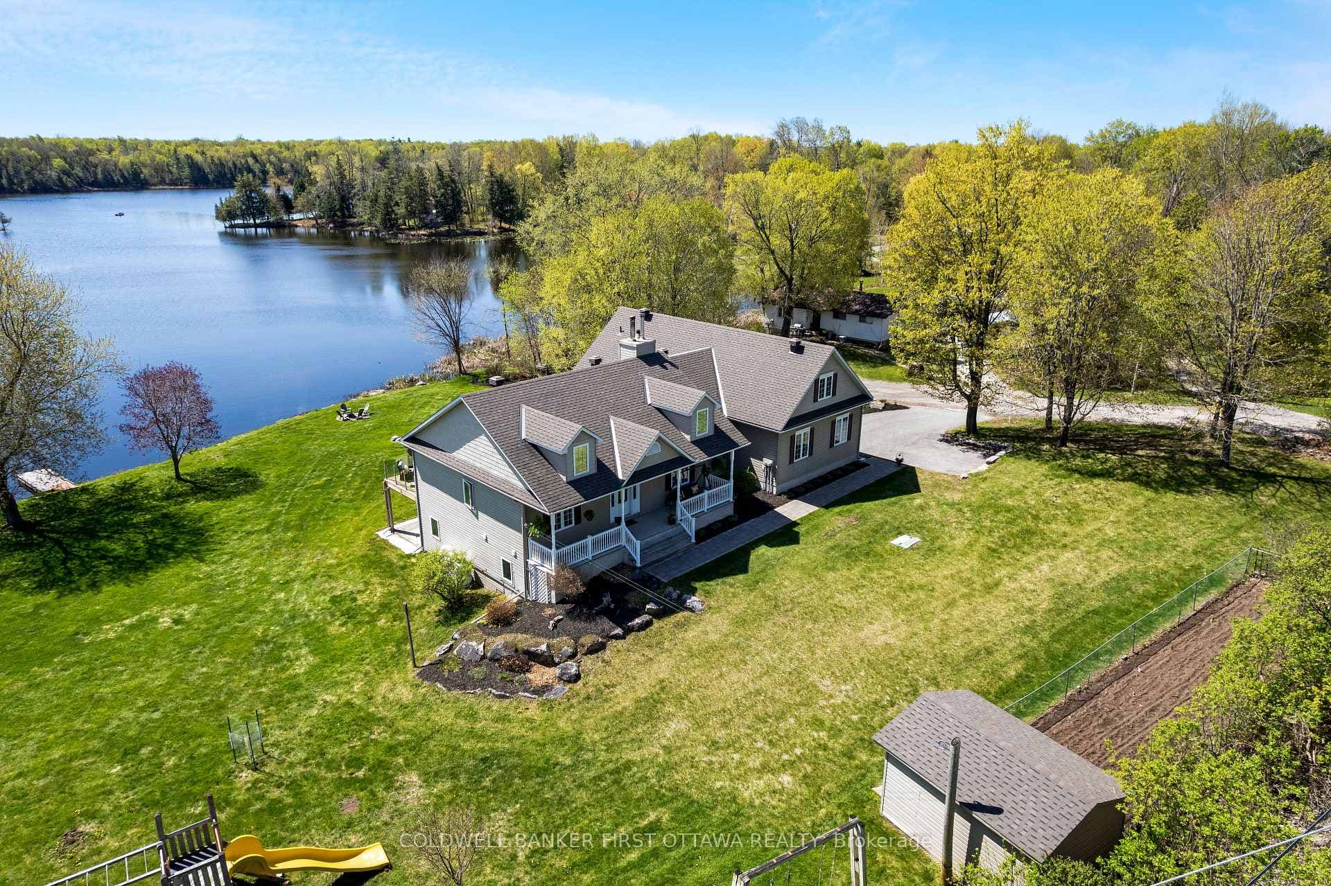 Expansive views over Clayton Lake