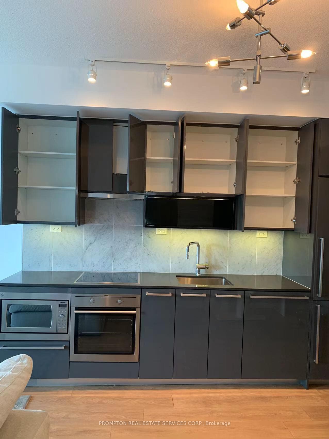 115 McMahon Drive Unit 201 photo 8