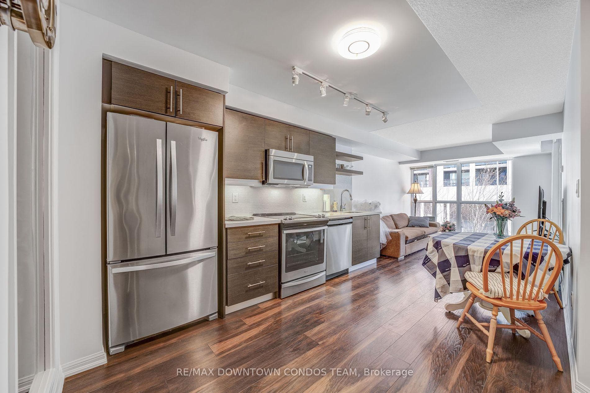 400 Adelaide Street Unit 203 photo 8