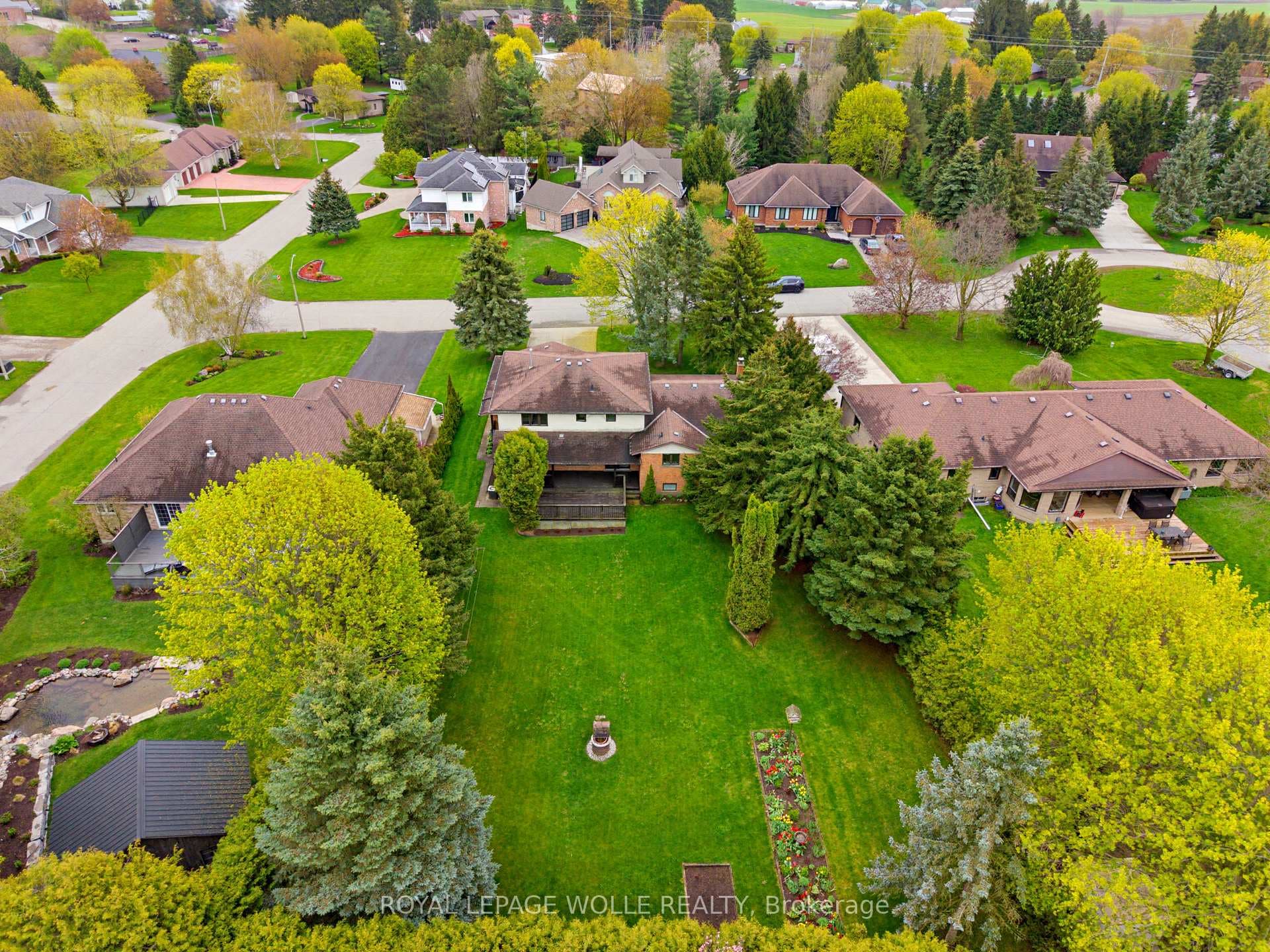 64 Hilltop Court photo 46