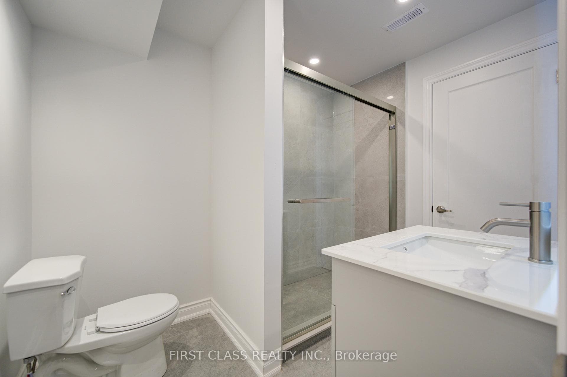 718 Peter Hall Drive photo 43