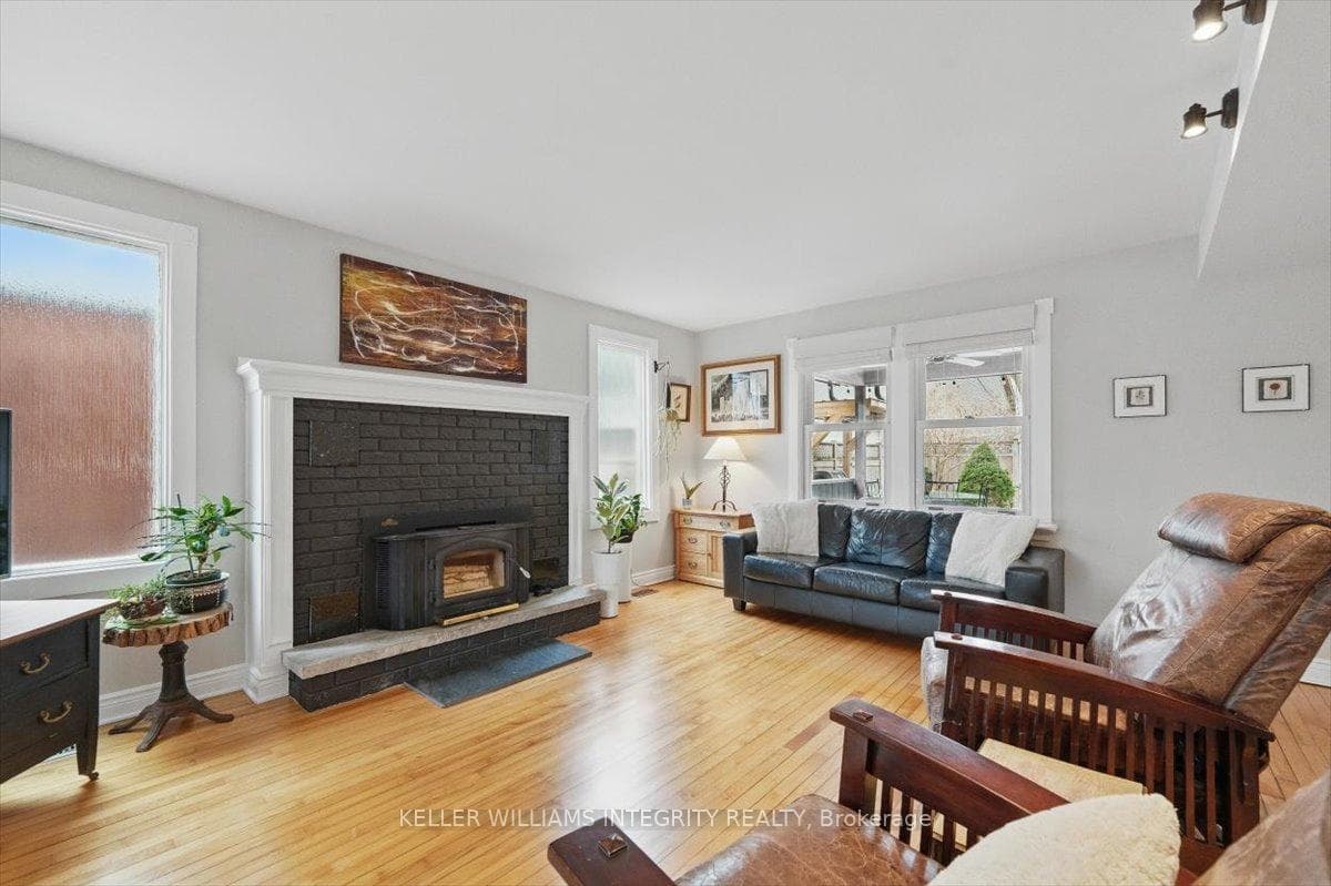 888 Maplewood Avenue photo 7