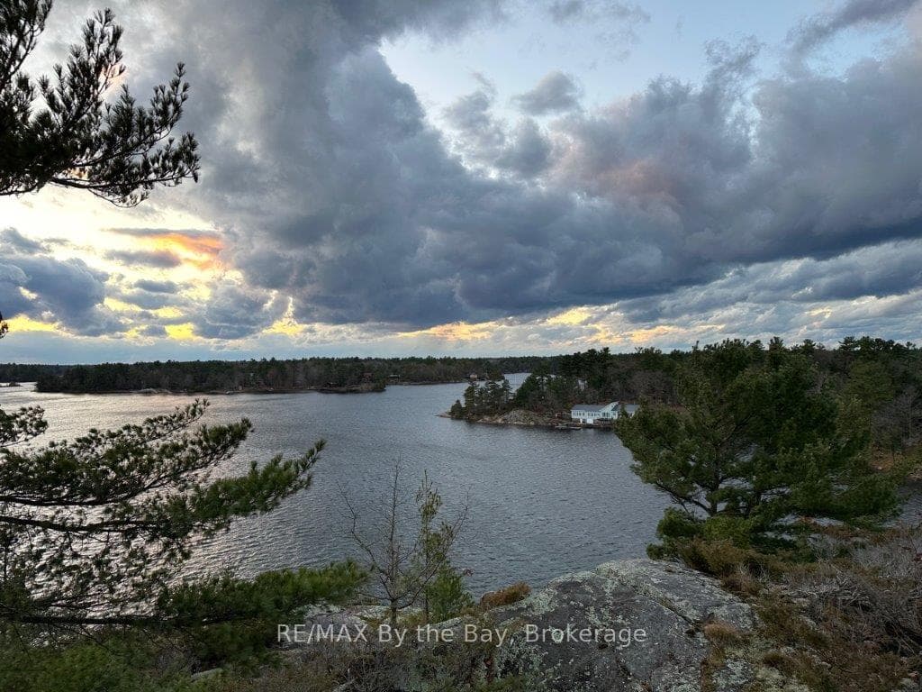 1150 Minnow Bay Road photo 4
