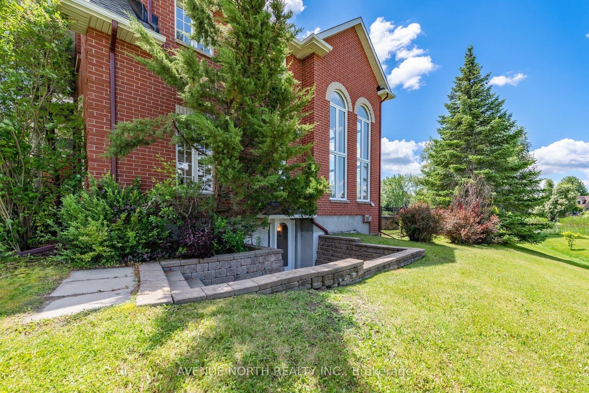 6804 LAKES PARK Drive photo 24