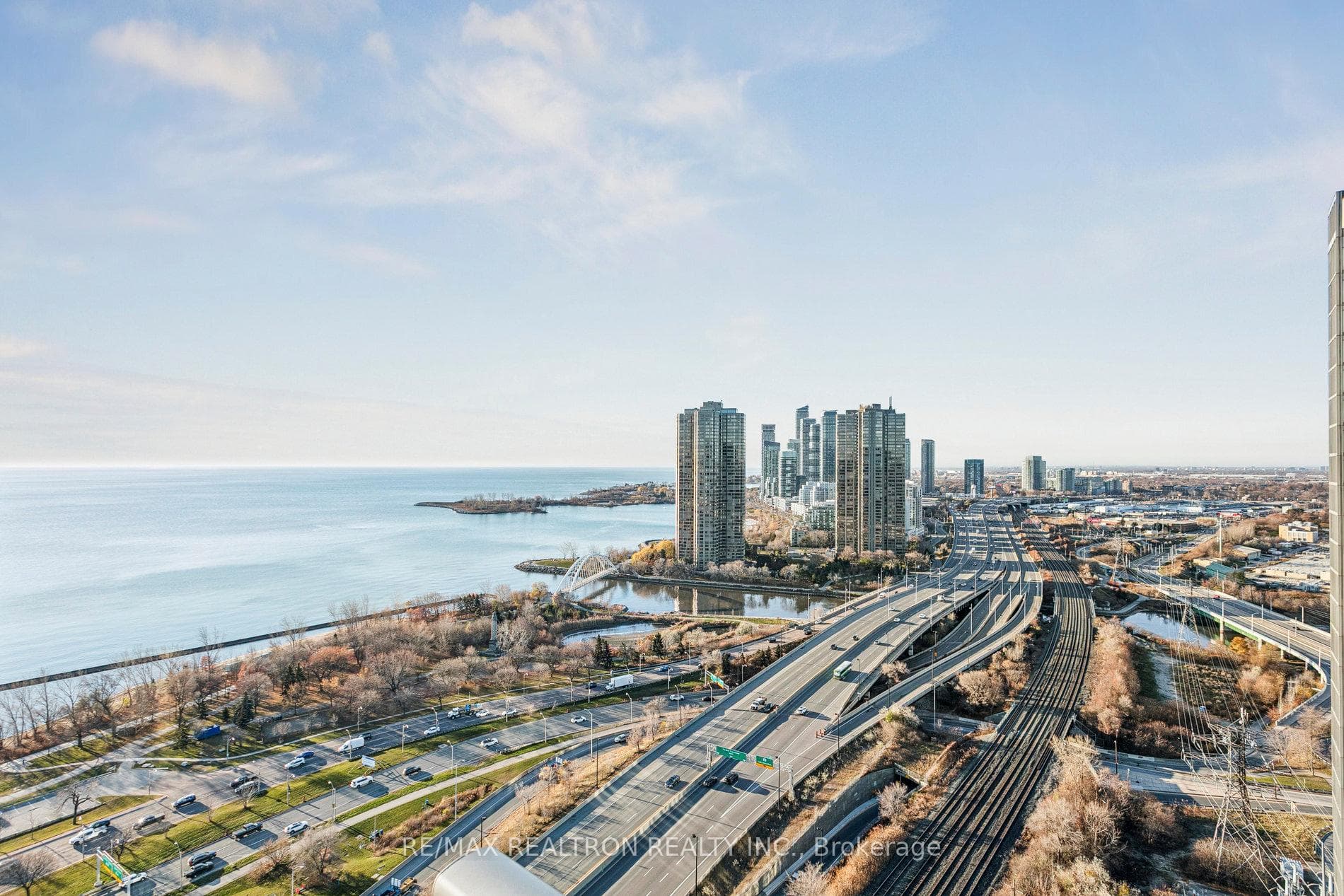 103 The Queensway N/A Unit 2805 photo 38