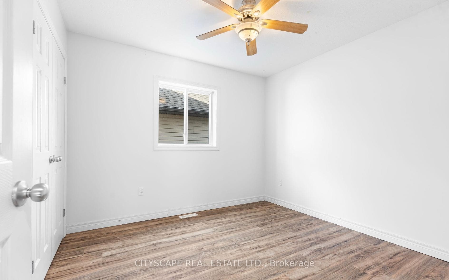 1831 Reilly Walk photo 24