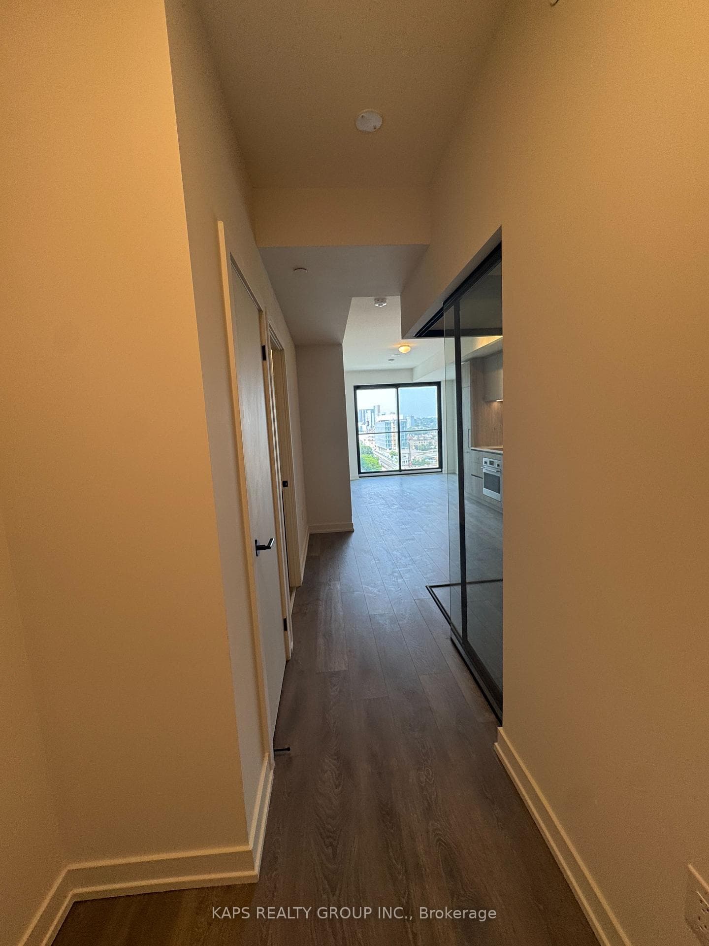 181 Sterling Road photo 2