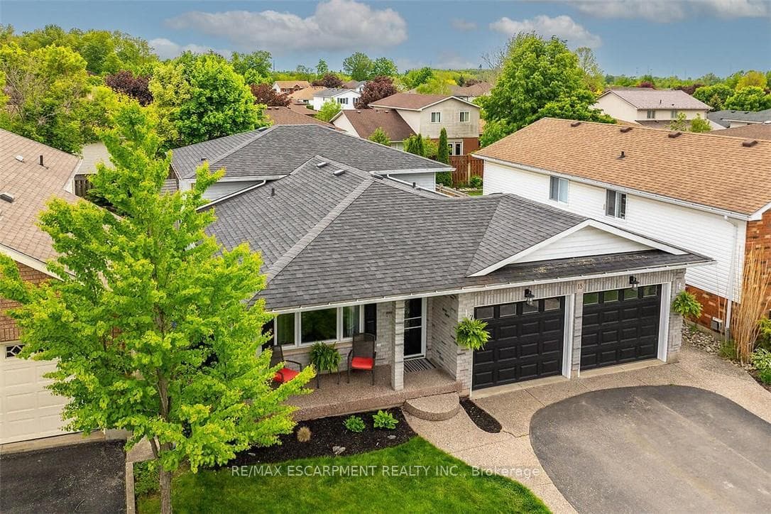 18 Jamieson Drive photo 2