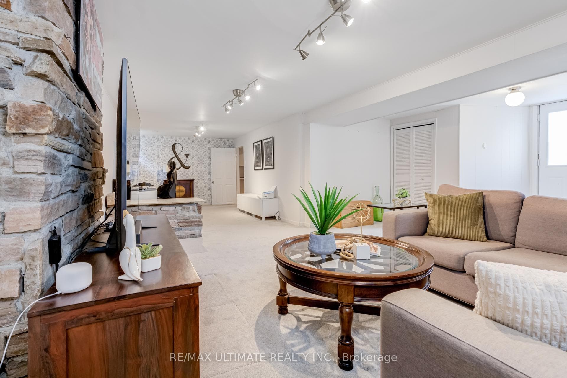 171 Coronation Drive photo 31