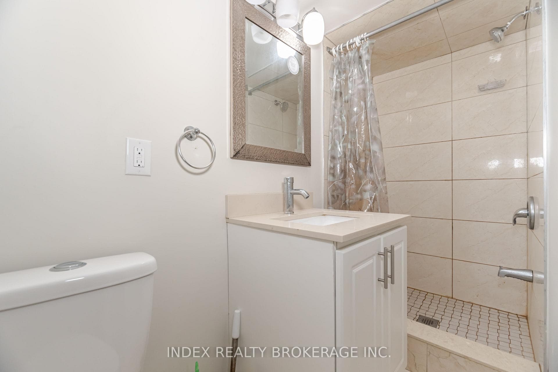 86 Hanbury Crescent photo 35