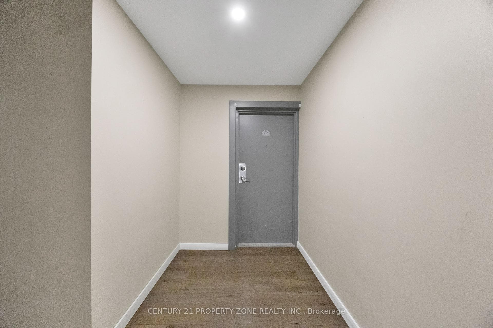 583 Mornington Avenue Unit 610 photo 4