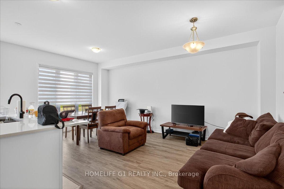 5 Dyer Crescent photo 13