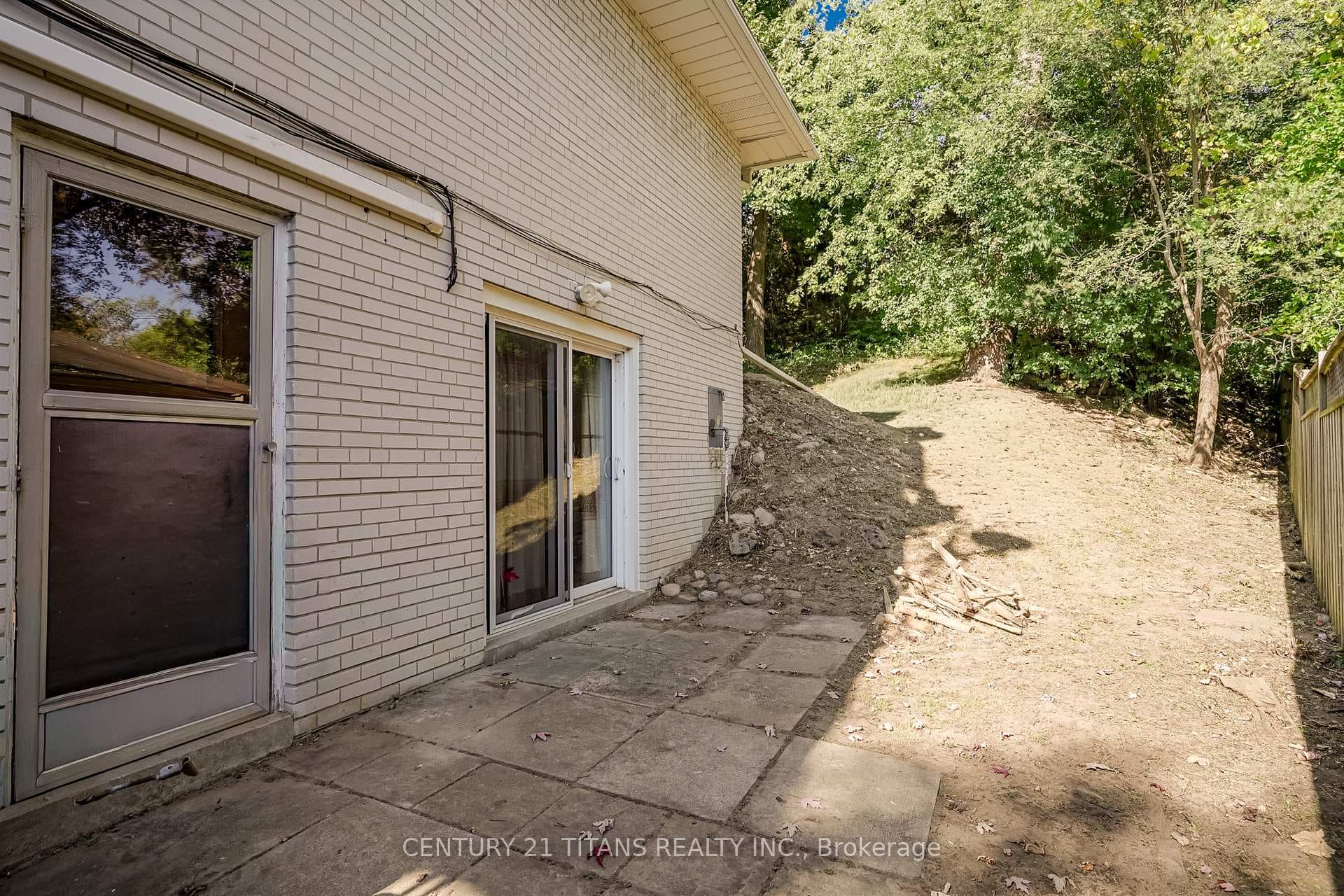 72 Felicity Drive photo 43