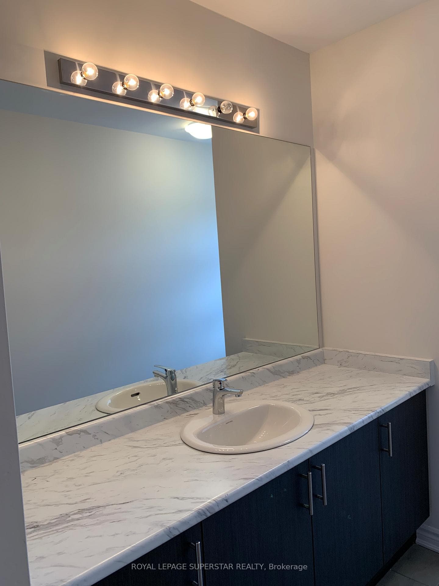 49 Eberhardt Drive photo 25