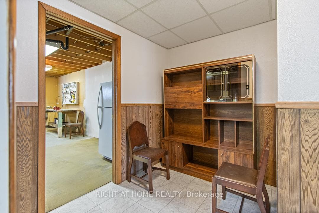 169 William Roe Boulevard photo 28