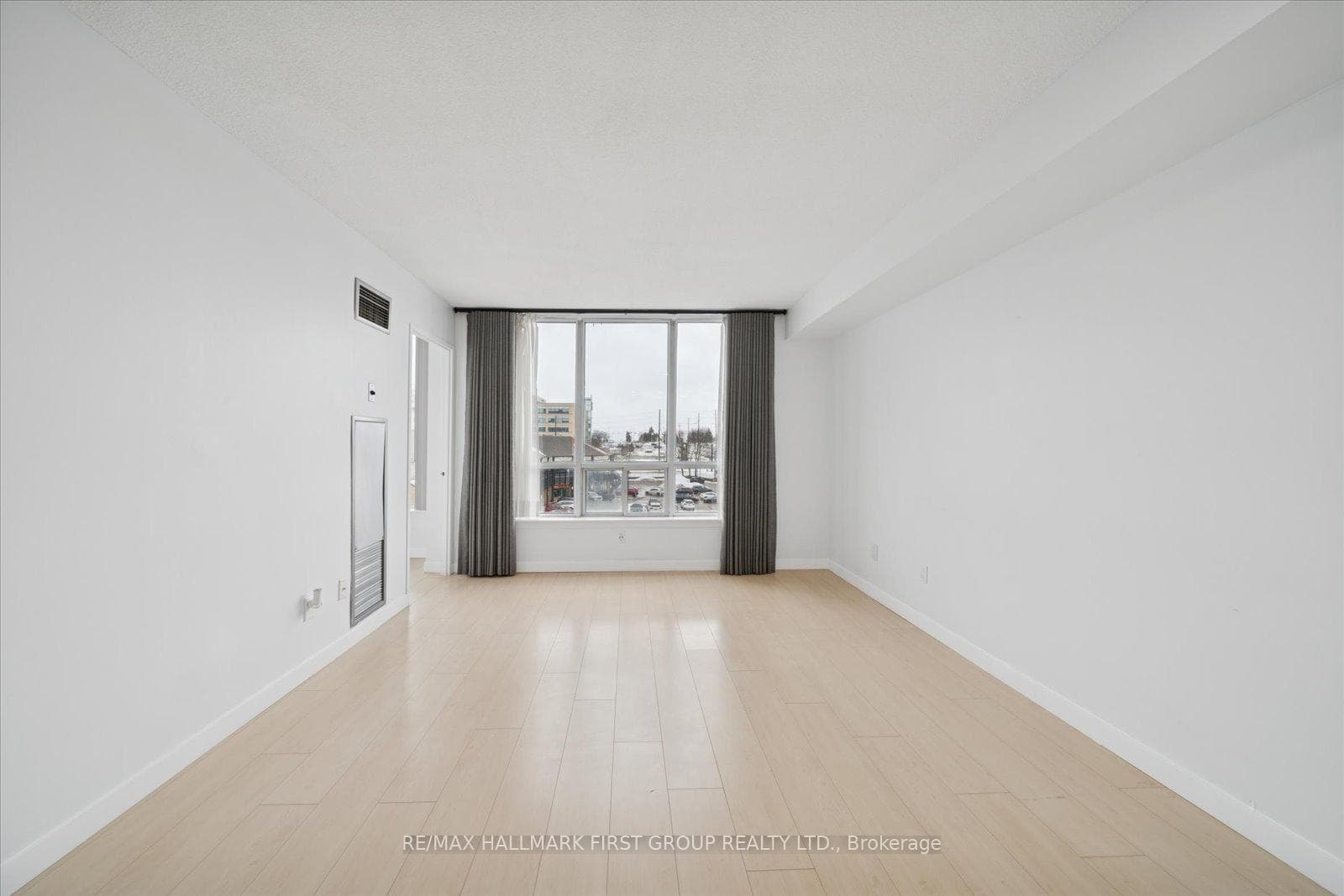 711 Rossland Road Unit 508 photo 5