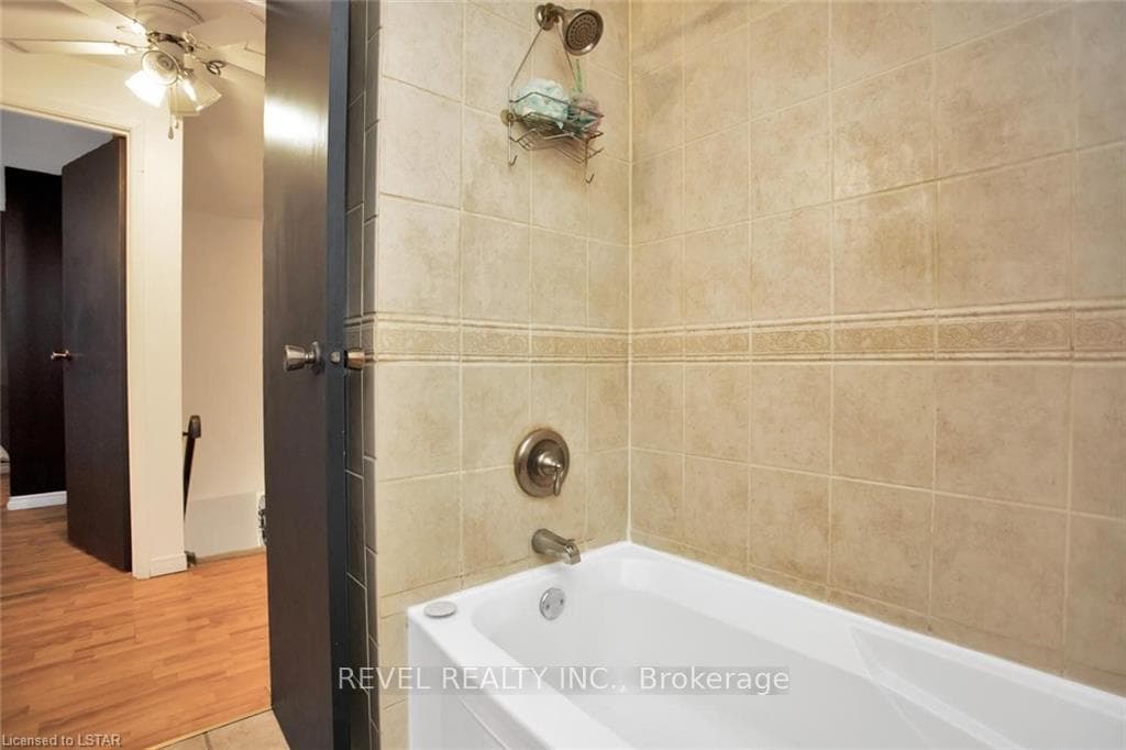 1 LAMERS Court Unit 17 photo 21