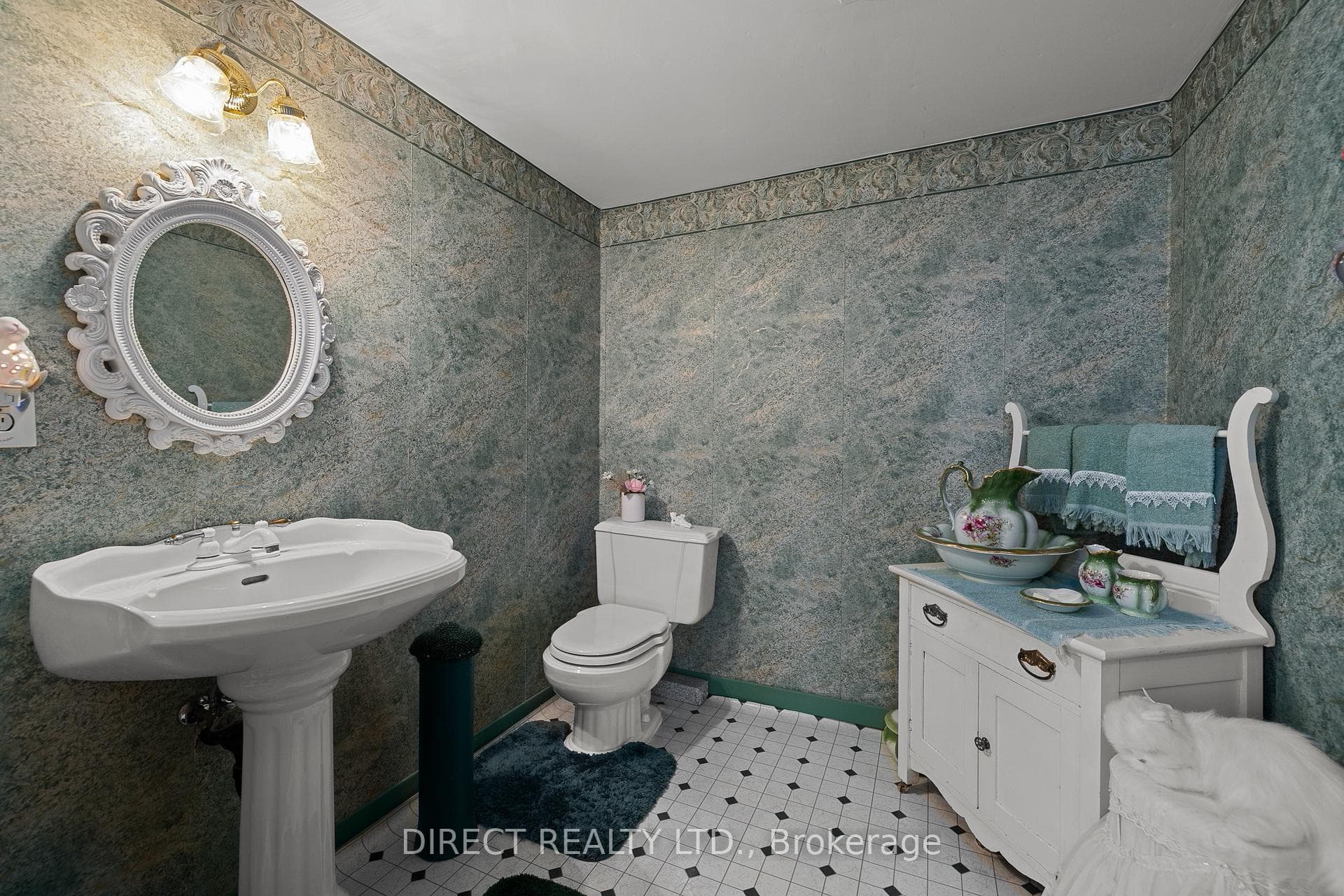 13 Gordon Avenue photo 29