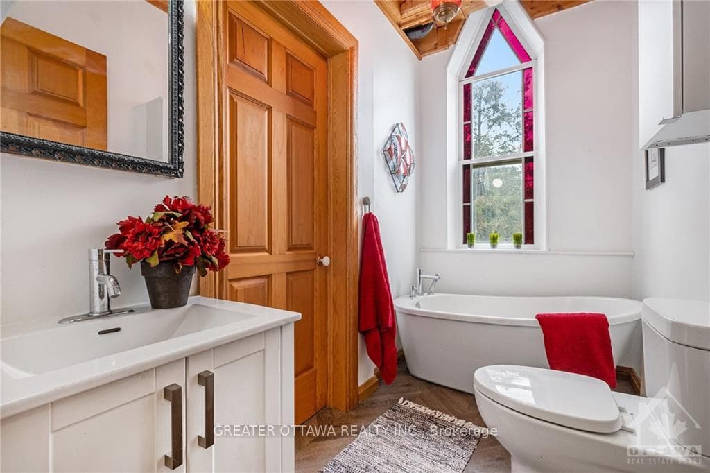The main floor 3 pc bathroom with soaker tub. The