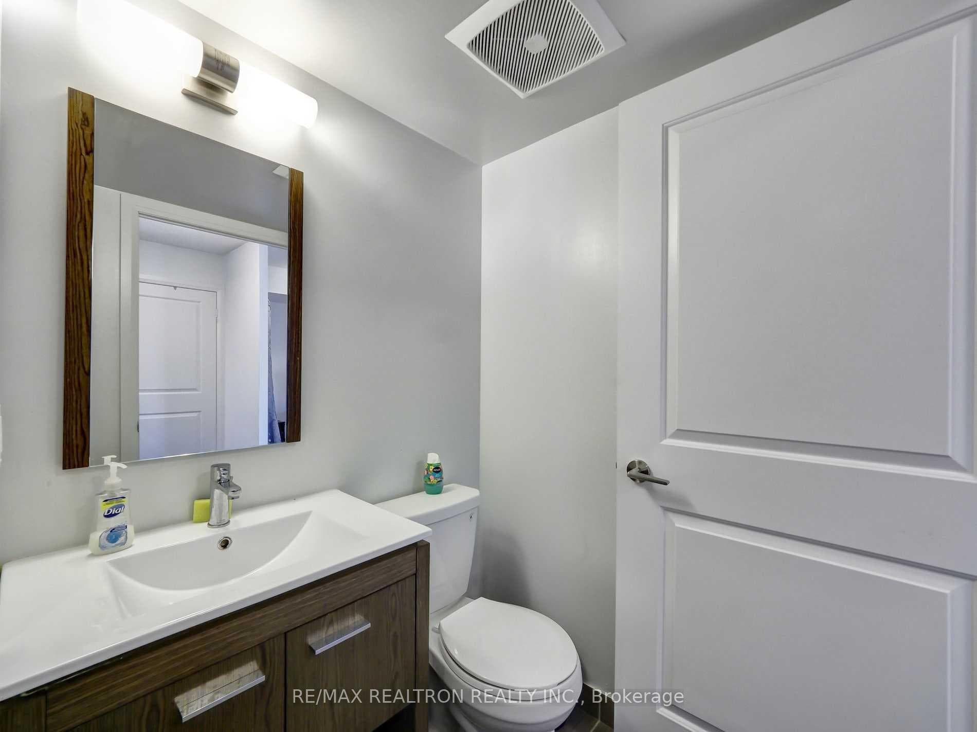30 Meadowglen Place Unit 1505 photo 31