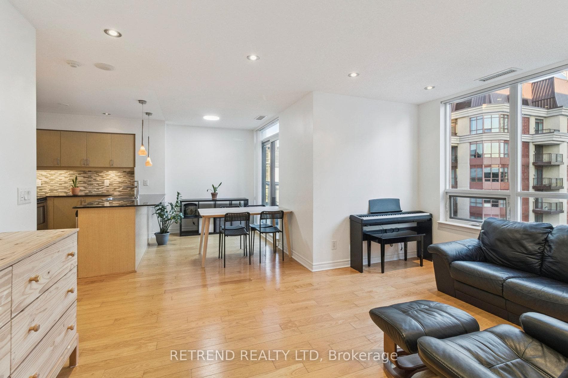 27 Rean Drive Unit 712 photo 13