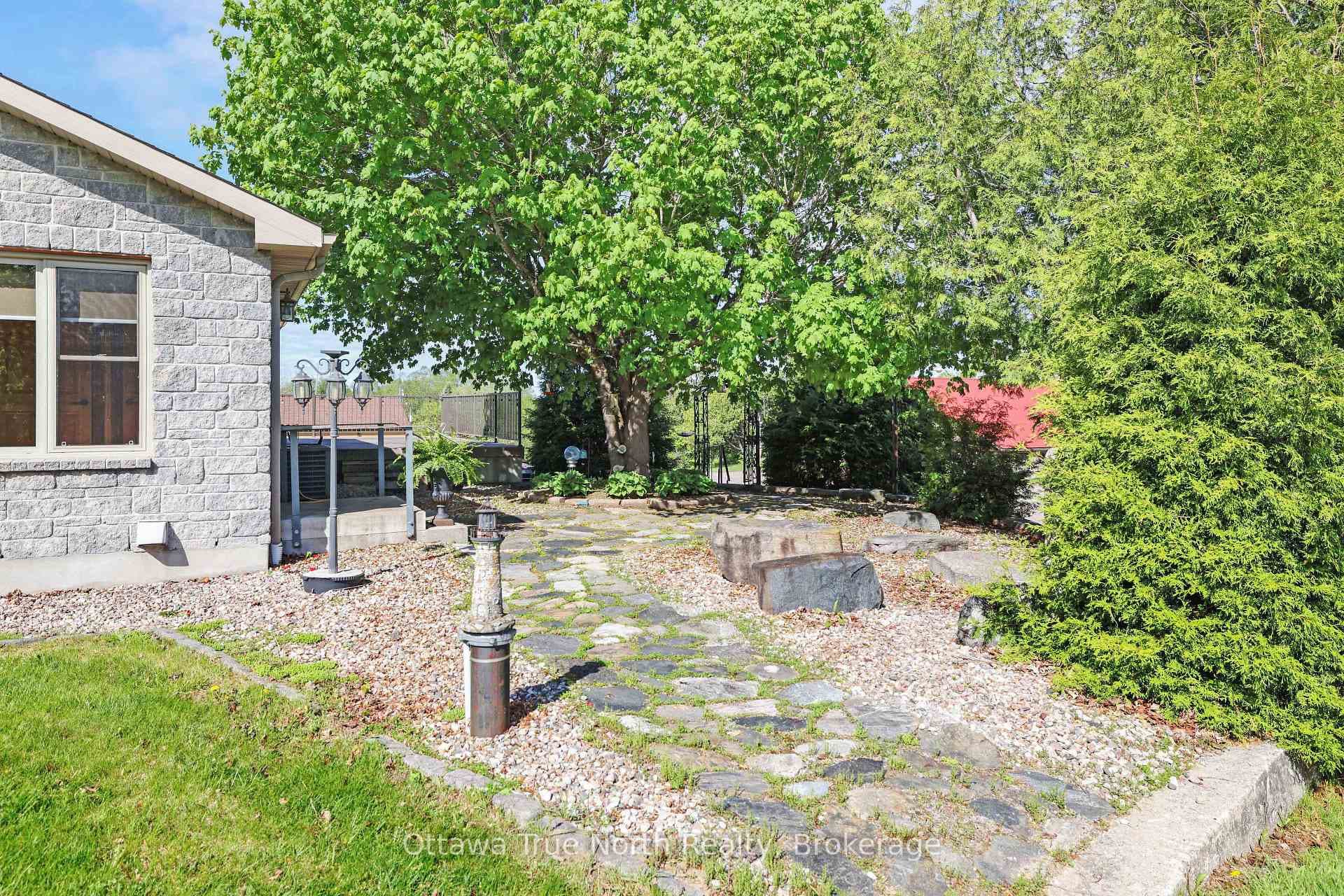 3376 Burnstown Road photo 31