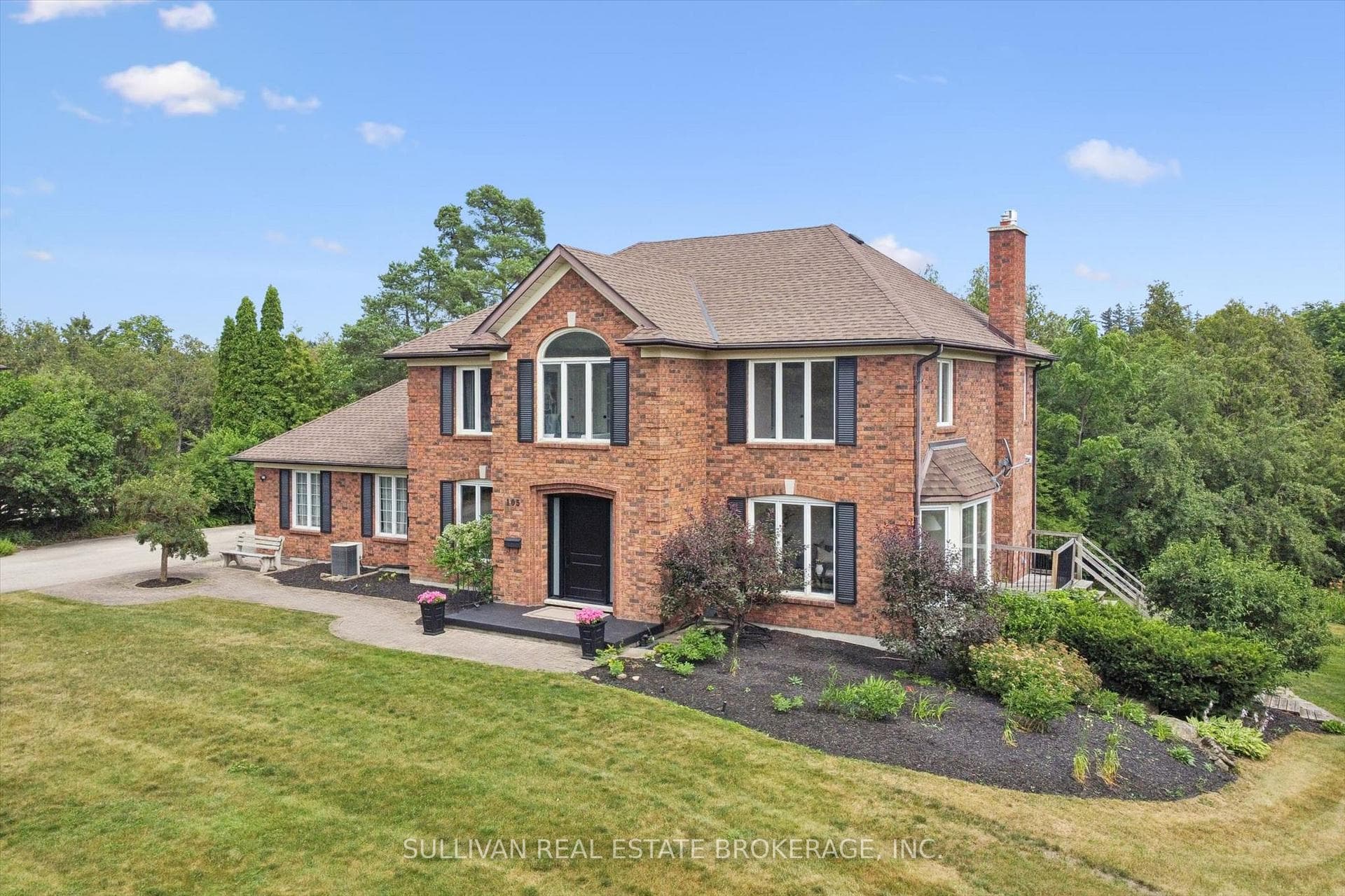 105 Cobblestone Place photo 1