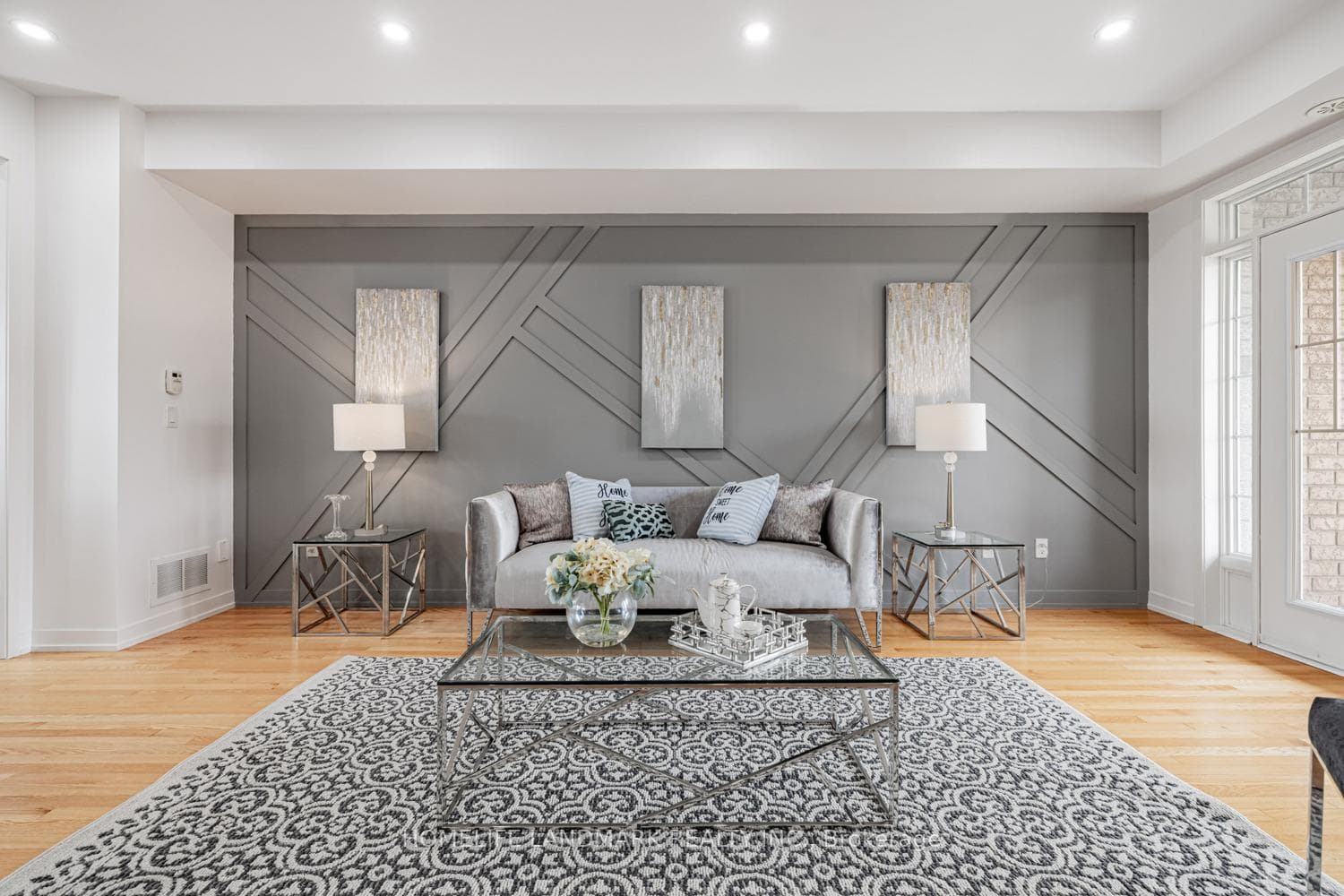 10606 Bathurst Street photo 10