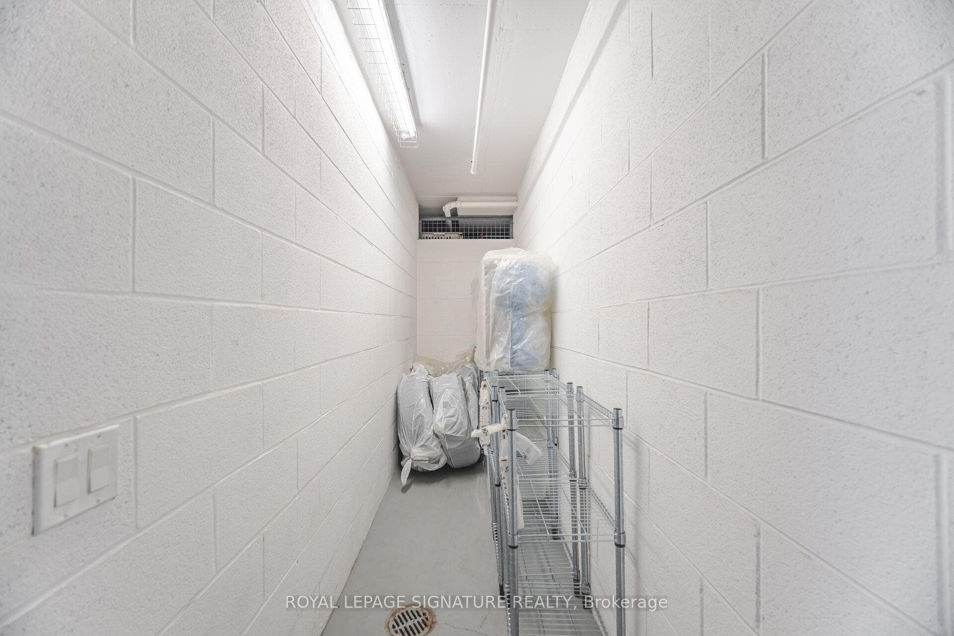 170 Avenue Road Unit 810 photo 40