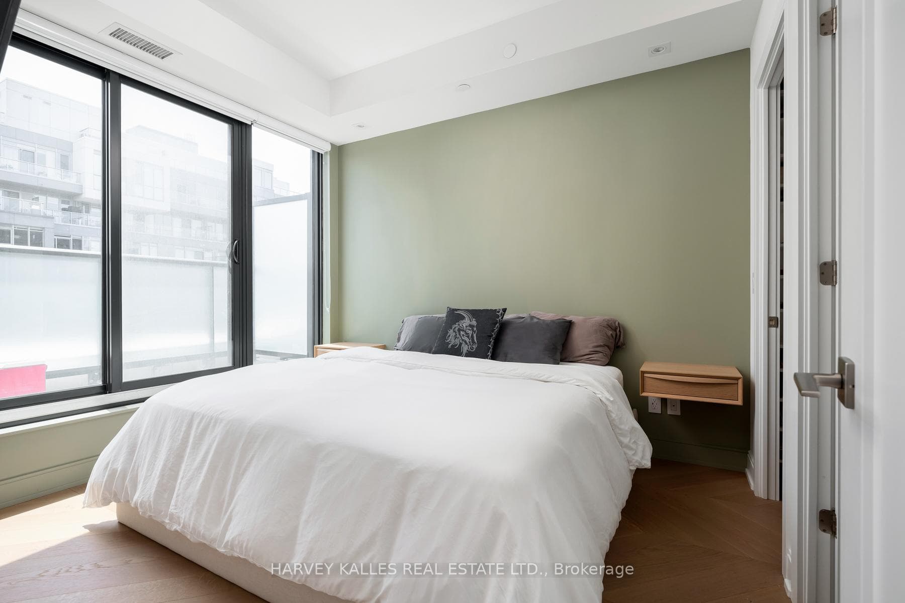 840 St Clair Avenue Unit 708 photo 23