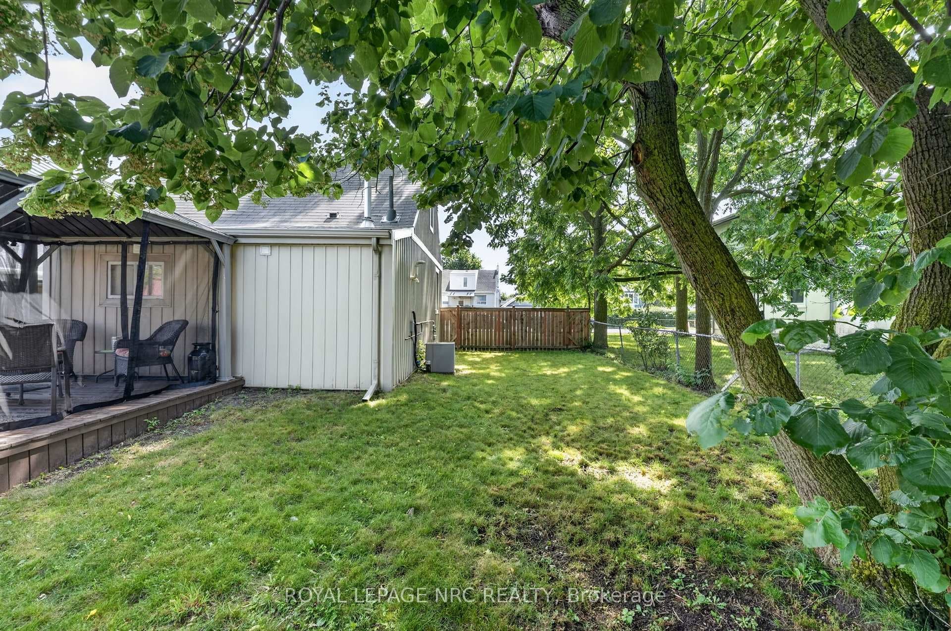63 OAKWOOD Street photo 36