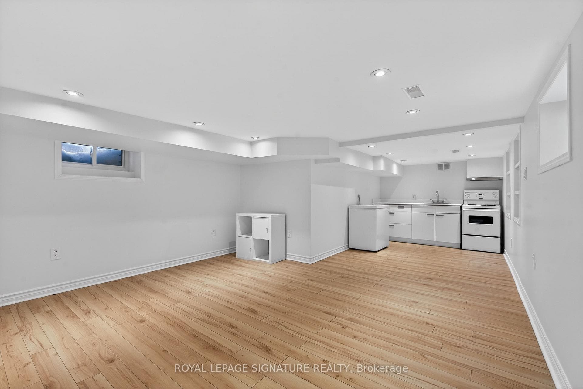 79 Pitt Avenue photo 25