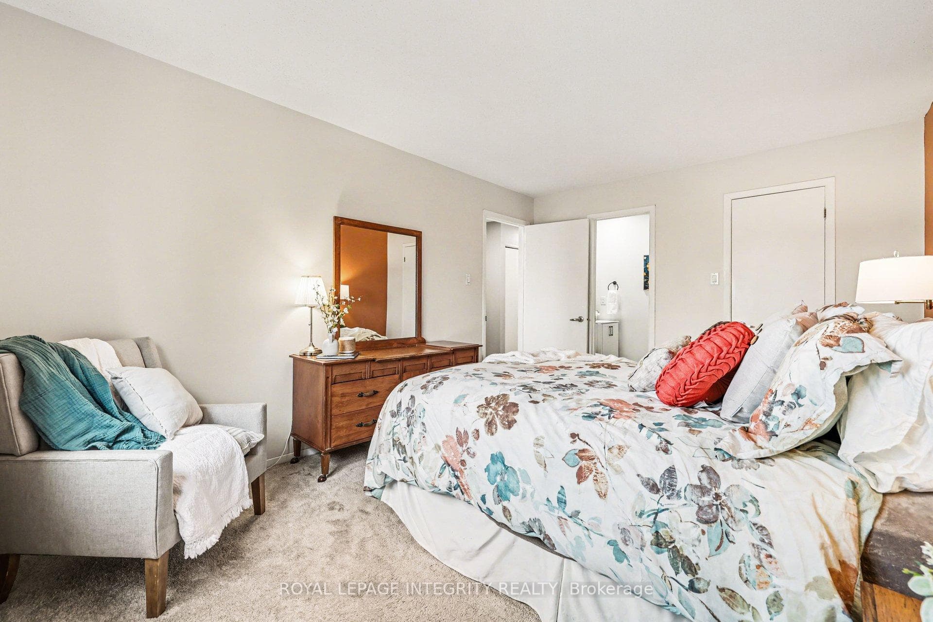 15 Raftus Square photo 23