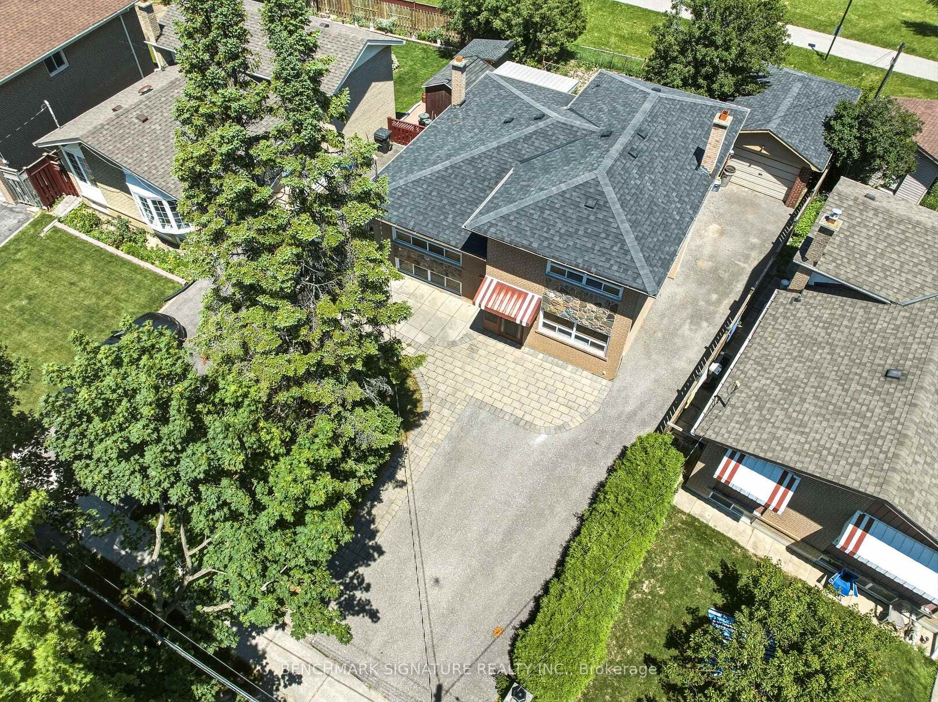 51 Baybrook Crescent photo 2