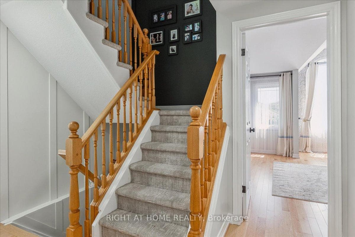 56 Darling Crescent photo 17