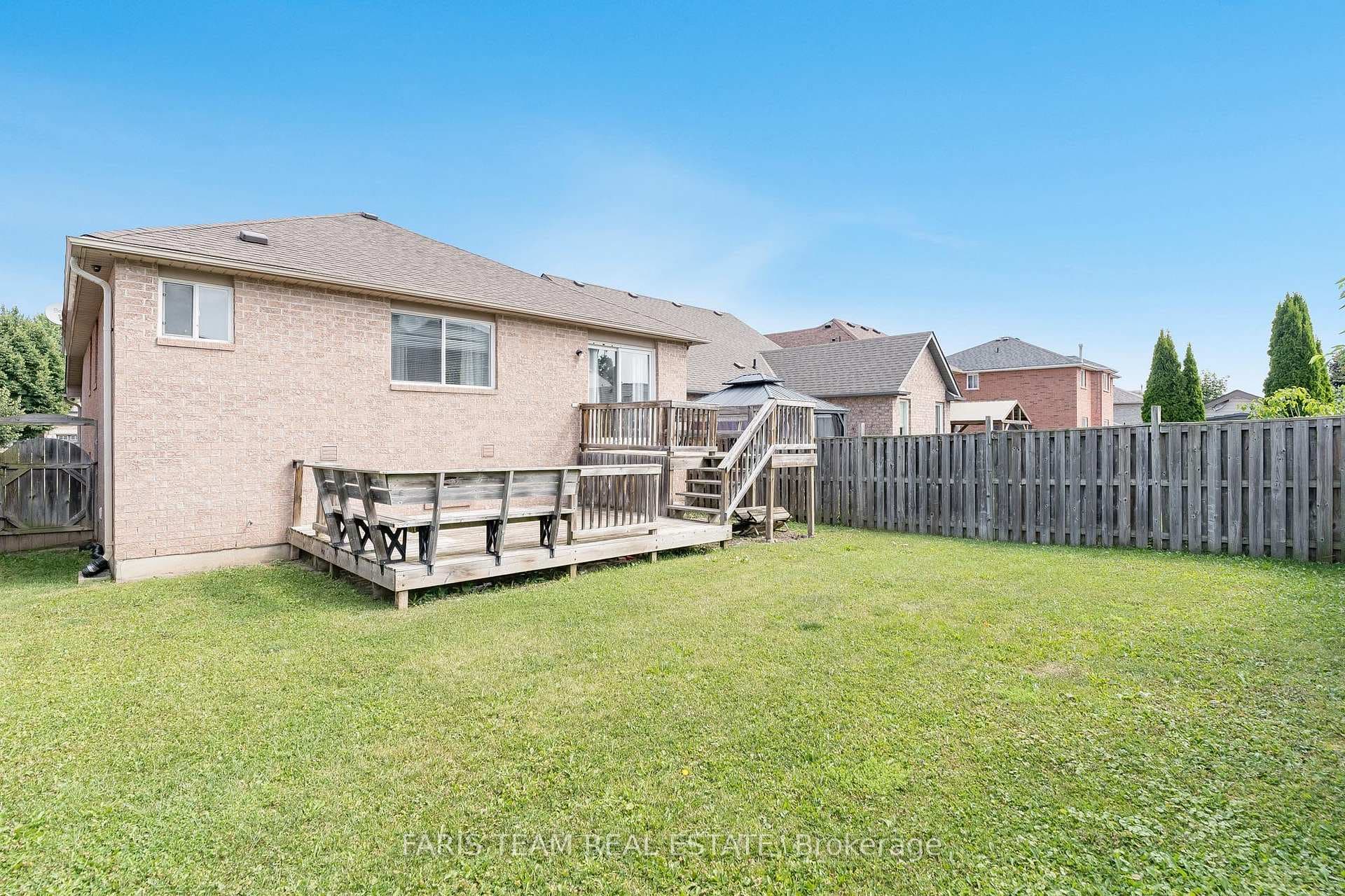 111 Tunbridge Road photo 23