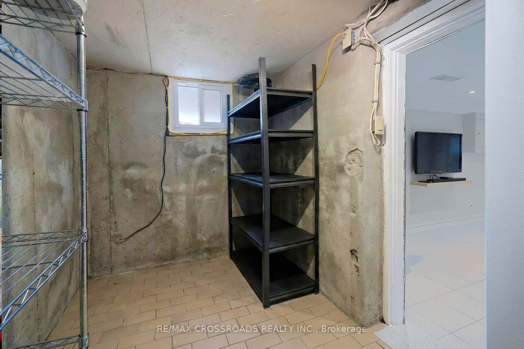 463 Milverton Boulevard photo 35