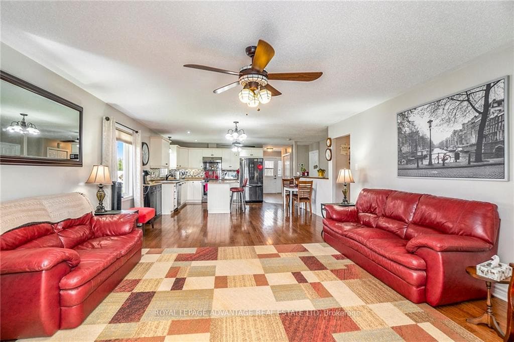 49 LEE Avenue photo 5
