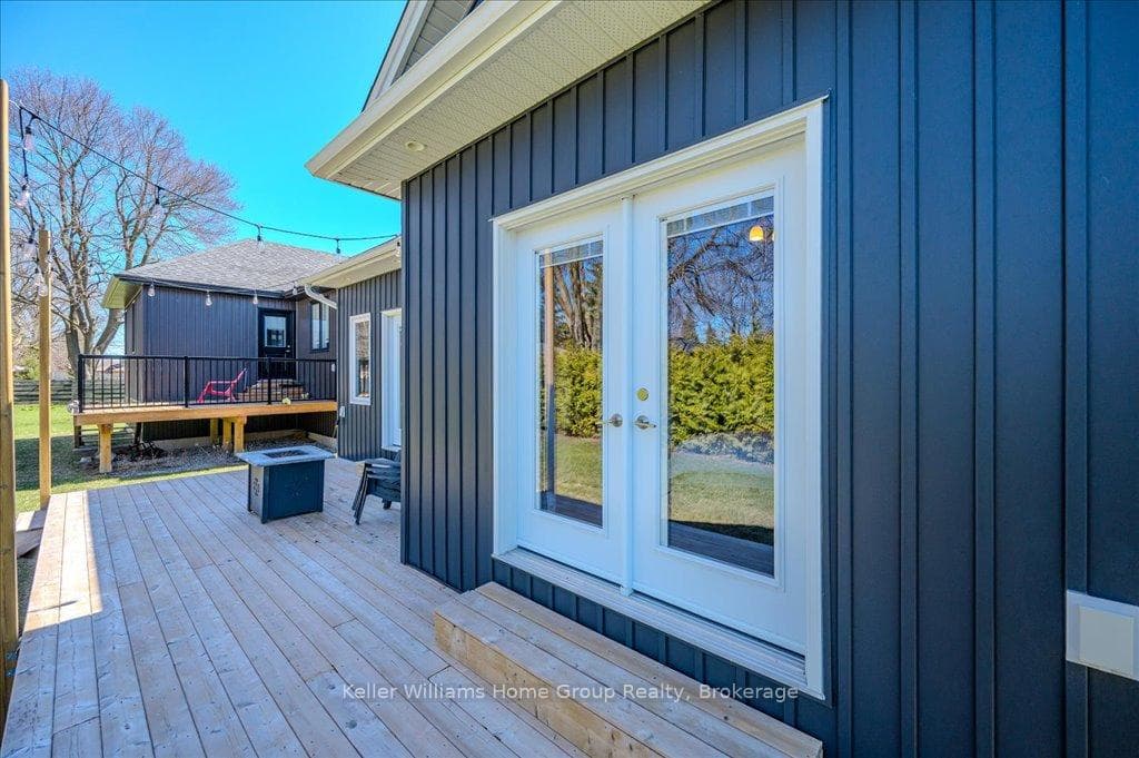 479 St George Street photo 38