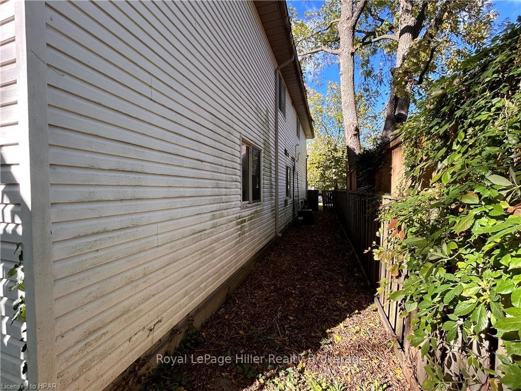 67 FALSTAFF Street photo 4