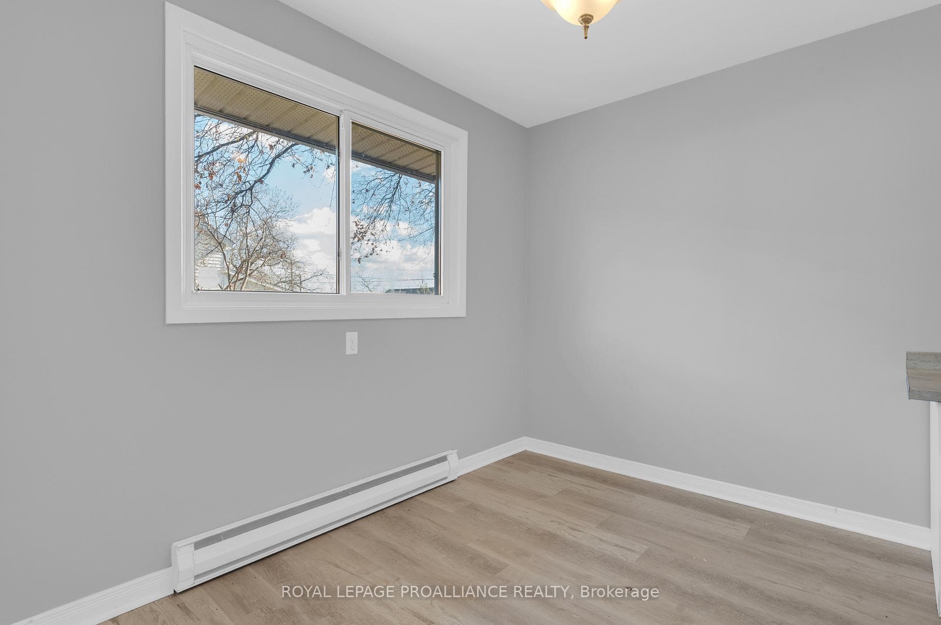 25 PRINCE OF WALES Drive Unit 3A photo 12