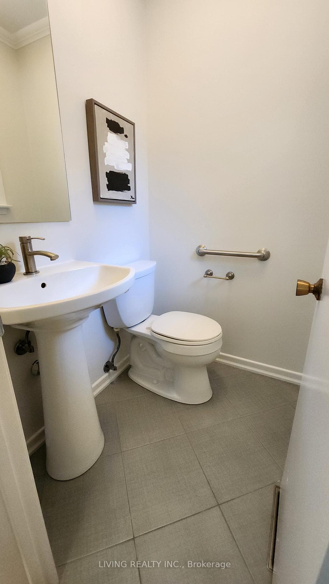 37 Aldenham Crescent photo 25