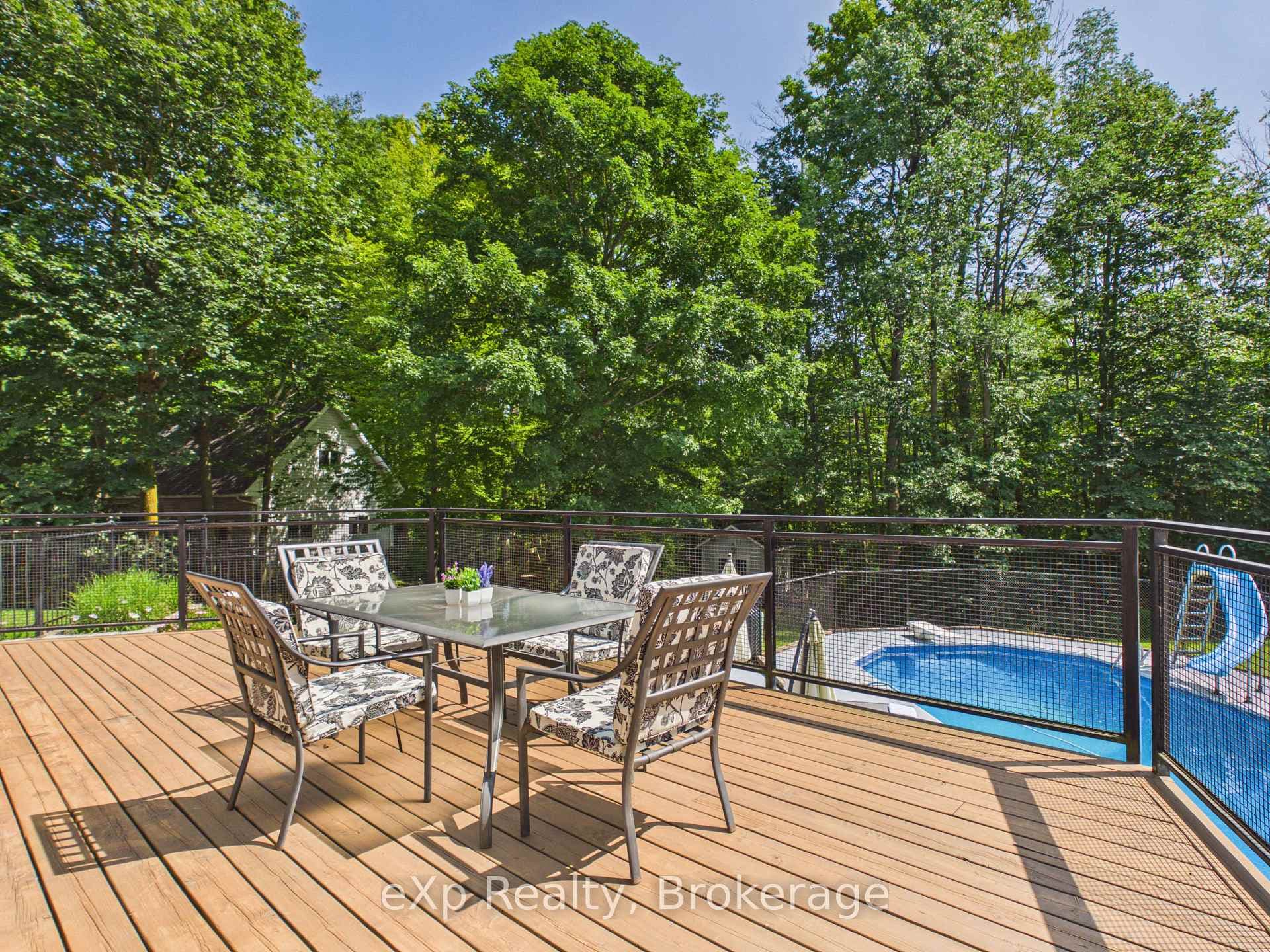 20 Highland Crescent photo 36