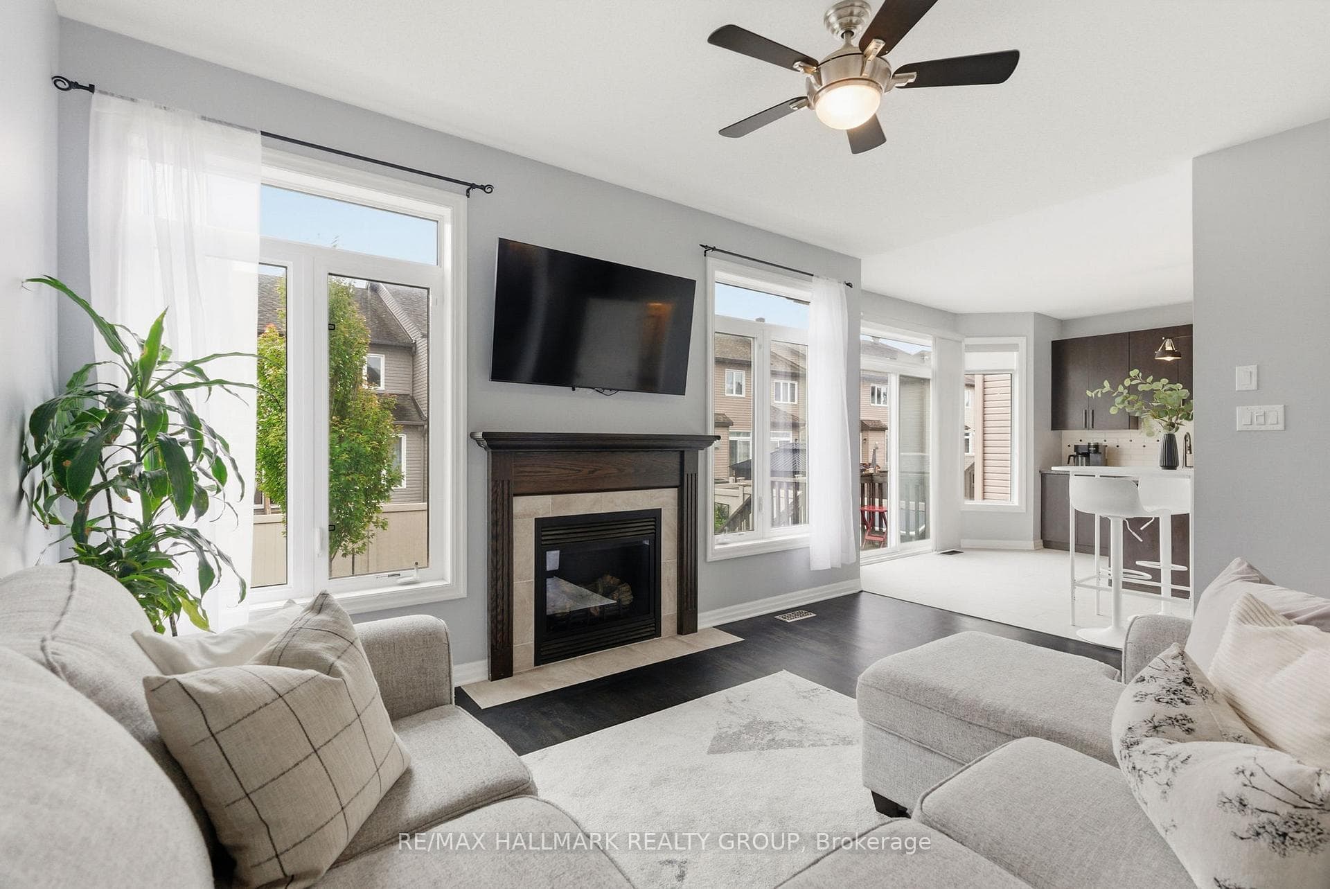 677 SUNBURST Street photo 11