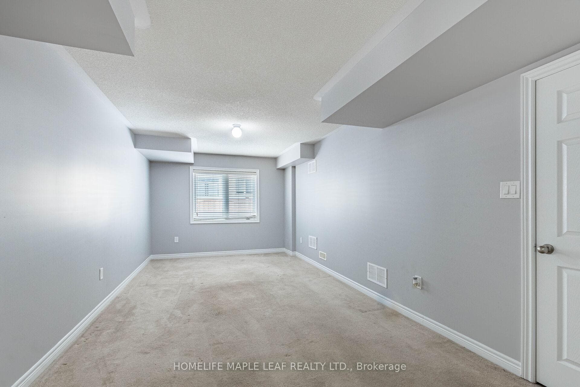 76 Rockman Crescent photo 42